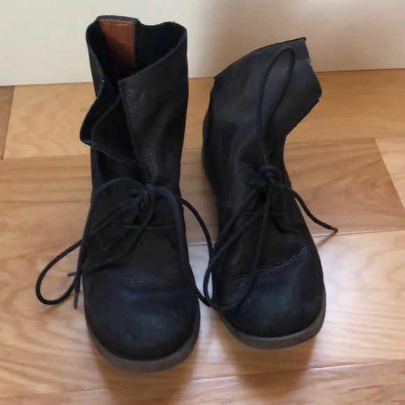 Lucky Brand Women’s Leather Moro Combat Boots - Picture 3 of 7